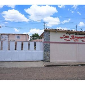 ¡Vendido! Town House en Conjunto Residencial Las Buganvilla. Anaco. Ref: 1534