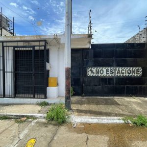 Local en calle 17 de Diciembre. Anaco. Ref: 1582
